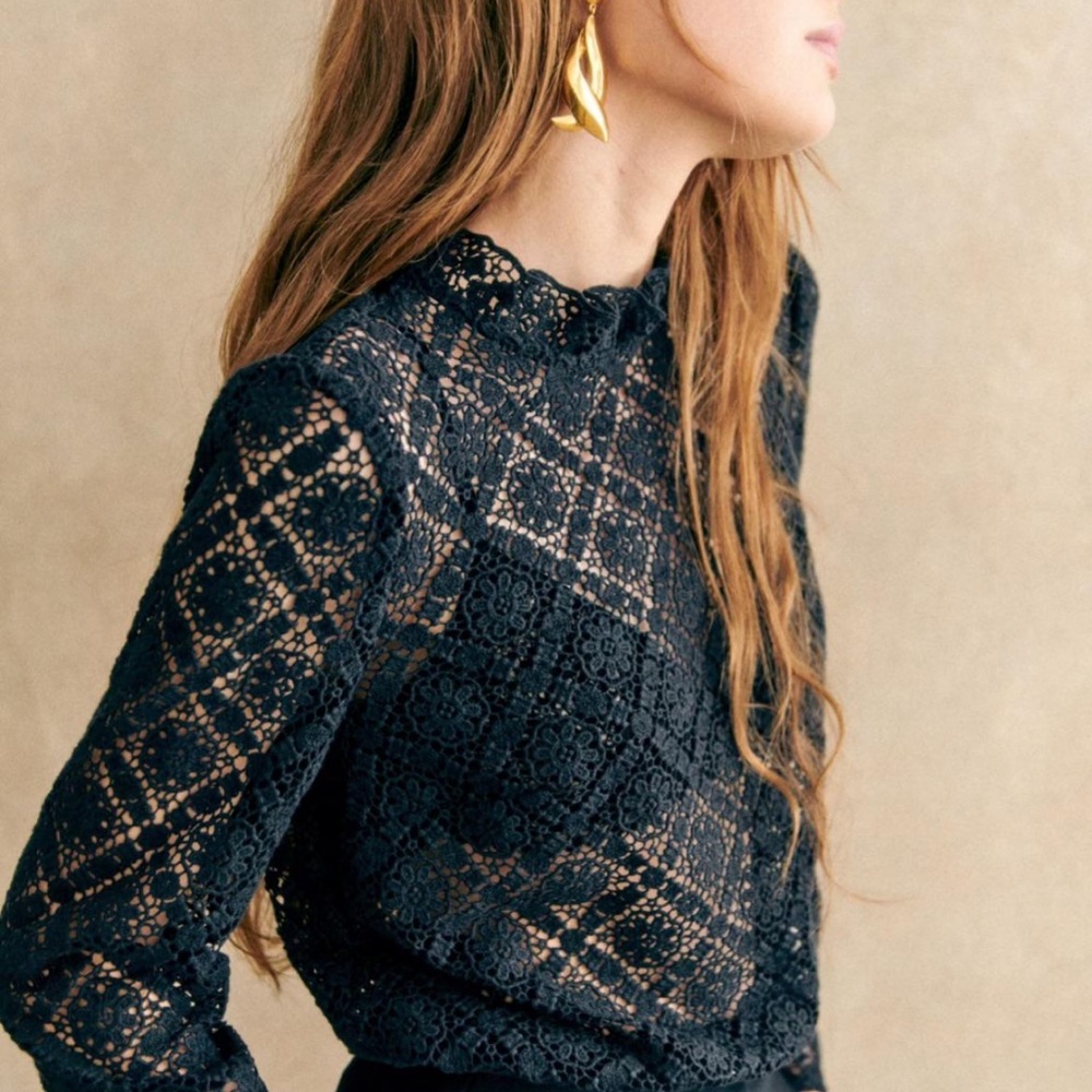 Sezane Eglantine blouse size 10 (42) in navy blue